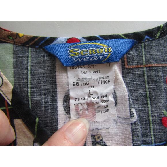 Scrub Wear Women’s L Thanksgiving Scrub Top Turkeys Pumpkins Fall Harvest Autumn - Picture 2 of 4